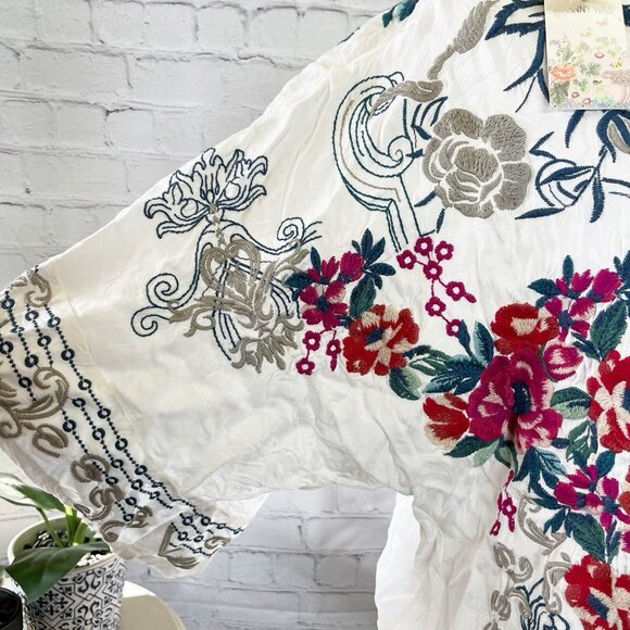 NEW Johnny Was Embroidered Floral Blouse Women's Size S Rayon Boho Peasant Top - Picture 4 of 10
